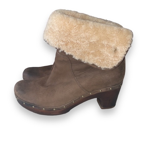Ugg Lynnea Shearling Clog Boots - Picture 1 of 15
